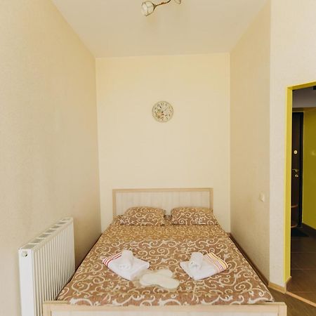 Затишні Apartments Біля Жд Вокзалу Ivano-Frankivsk Exterior photo