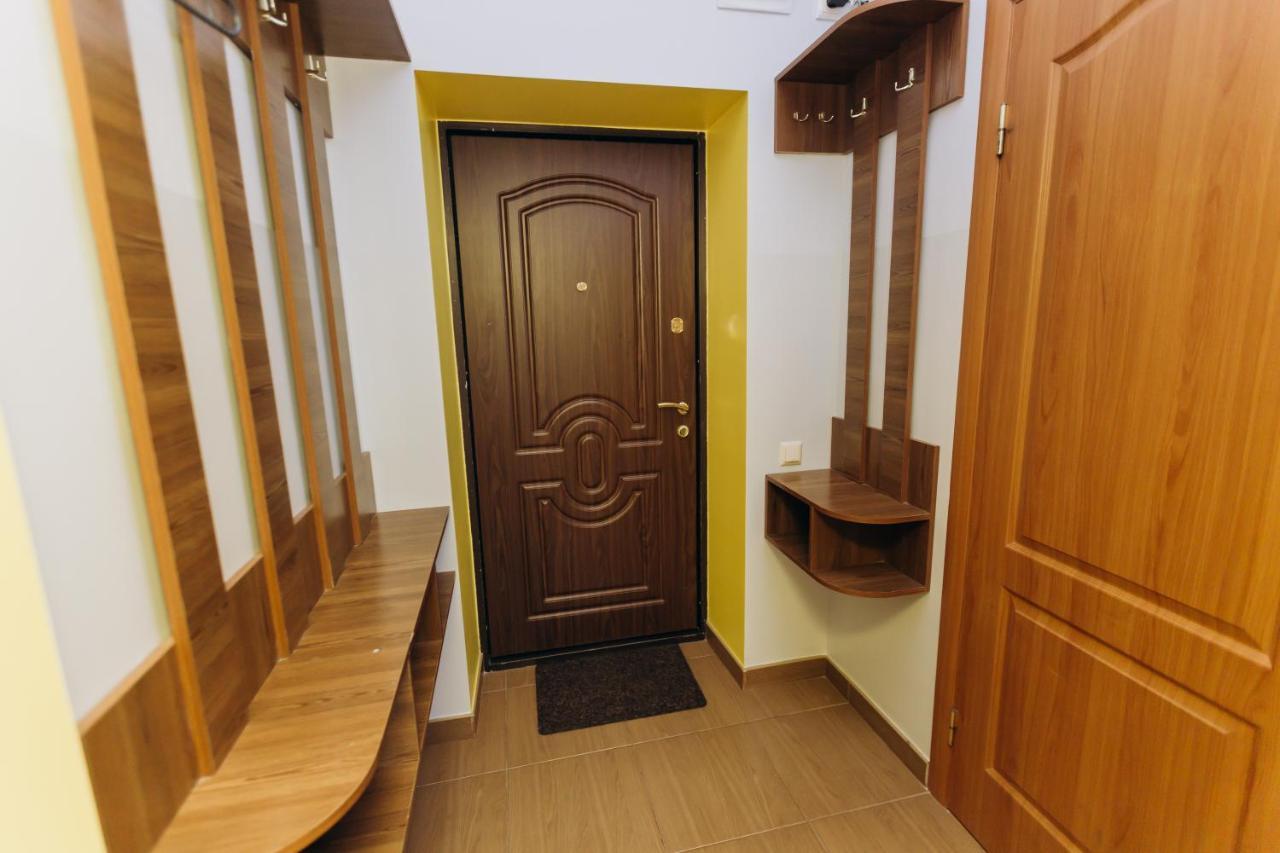 Затишні Apartments Біля Жд Вокзалу Ivano-Frankivsk Exterior photo